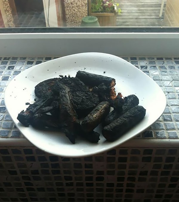 2. "Сегодня мы проводили вечер национальных блюд разных стран, поэтому я решил приготовить известное блюдо из Помпей".