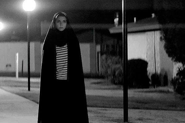 17. A Girl Walks Home Alone at Night / Yönetmen: Ana Lily Amirpour