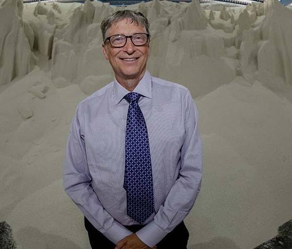 5. Bill Gates diğer birçok teknoloji girişimcisi gibi üniversiteyi bırakmıştır. 1975 yılında Harvard Üniversitesi'ni kendisini tamamen Microsoft'a adamak için bırakmıştır.