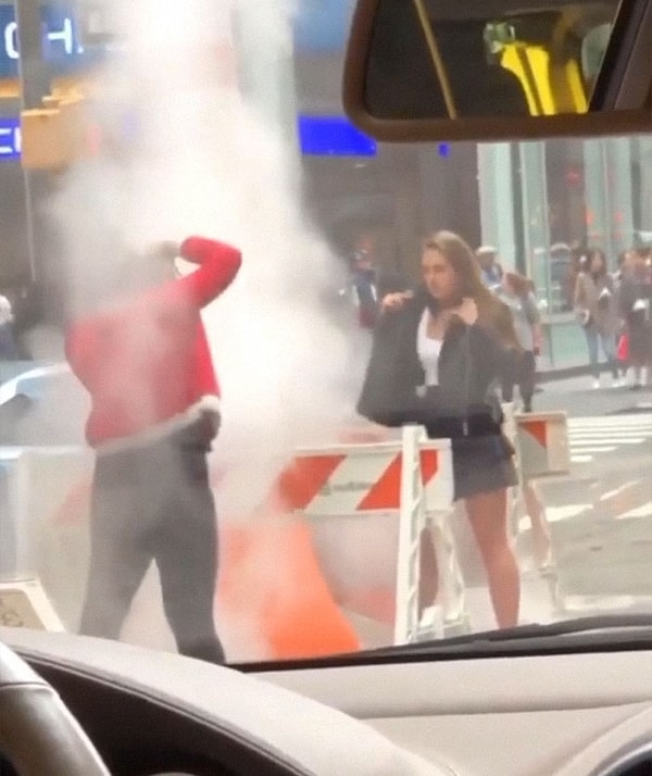 15. Нет лучшего способа начать день, чем пустить пар от канализации себе в лицо