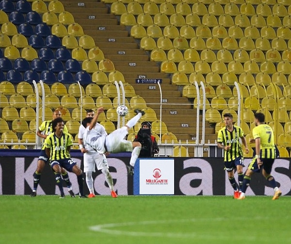 67. dakikada Konyaspor, Jevtovic'in golüyle muhteşem golüyle Kadıköy deplasmanında 1-0 öne geçti.