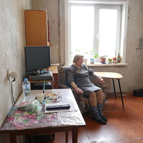Татьяна Ильинична, пережившая блокаду Ленинграда, скоро отметит 80-летие. Вот ее квартира до ремонта