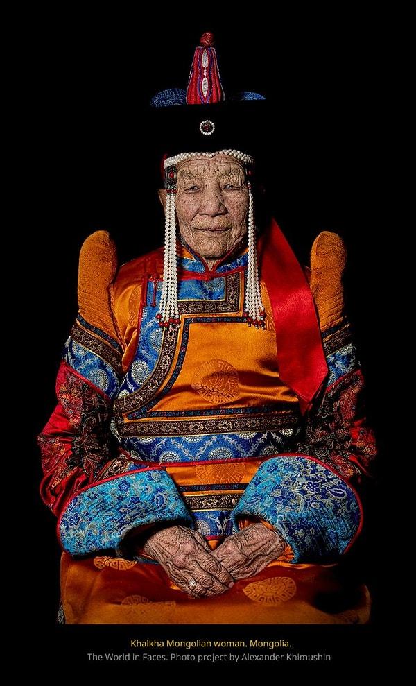 11. "Moğolistan'da çektiğim Hakkalı bir kadının portresi."