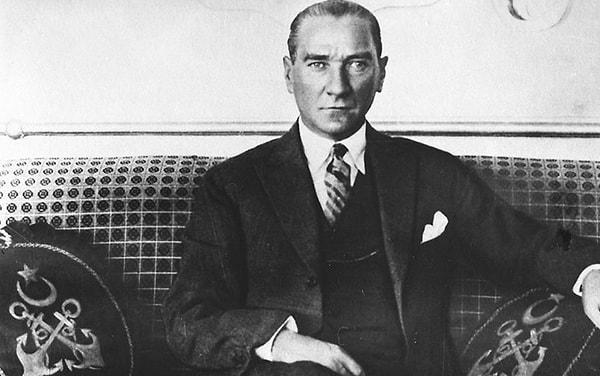 'Gazi Mustafa Kemal'in en büyük hizmetlerinden biri kapitülasyonları kaldırmak olmuştur'