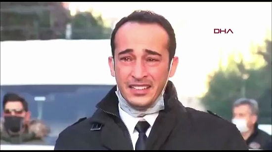 Saat 9'u 5 Geçe Sirenler Çaldığında Arabasından İnerek Gözyaşlarına Boğulan Vatandaş: 'Çok Büyük İnsan, Varlığımızın Yegane Sebebi'