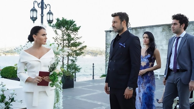 Geçen haftayı Halit’in nikah masasına sırayla gelinleri çağırdığı ve hiçbirine de nikah kıymadığı akıl uçurtan bir finalle kapatmıştık.