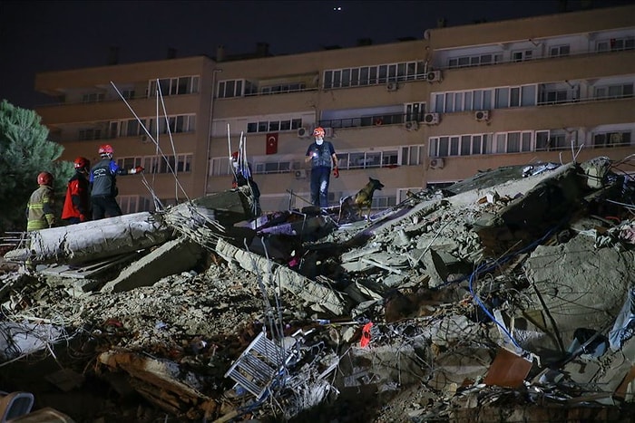 İzmir'de Yıkılan Binanın Müteahhidinin Aylar Önceki Paylaşımı: 'Mezarda Oturuyoruz'