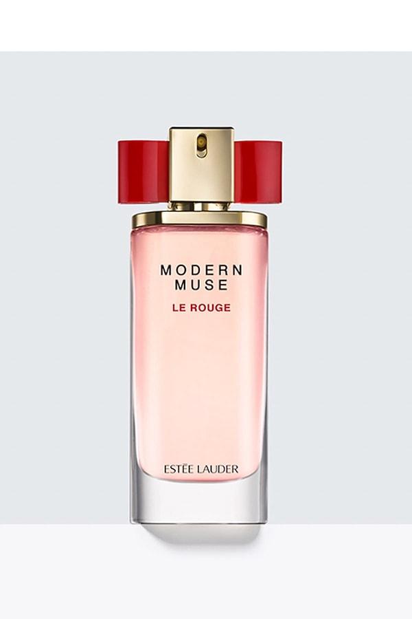 14. Klasik bir hediye olsun derseniz kaliteli bir parfüm de alabilirsiniz. Estee Lauder'in bu parfümü güzel indirimde!