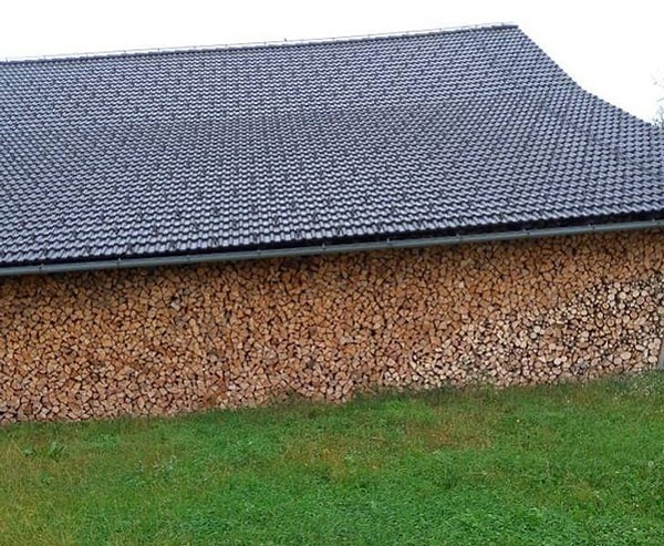 15. "Человек, который так аккуратно сложил все эти дрова, заслуживает медаль!"