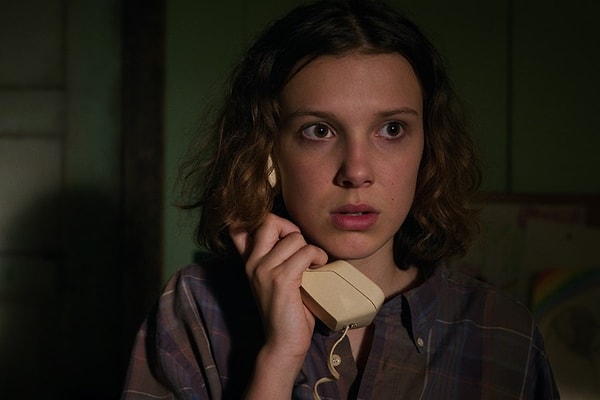 18. Millie Bobby Brown, Stranger Things ve Enola Holmes’un ardından başrolünde yer alacağı Damsel filmi için Netflix ile yeniden bir araya geliyor.