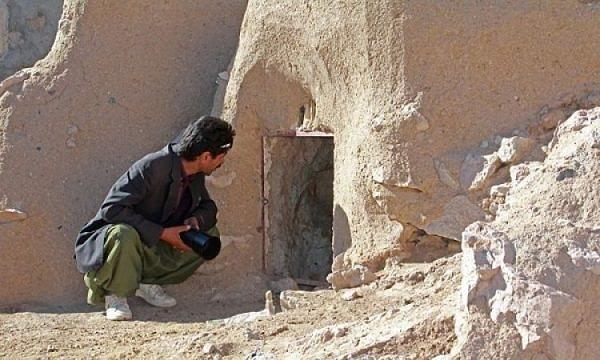 2005'te yapılan bir kazıda, boyu 1 metre bile olmayan bir mumya çıkartıldıktan sonra burada sadece cücelerin yaşadığı söylentisi güçlenmiş.