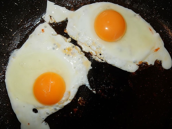 15. Блюда из яиц должны готовиться при температуре 71 и более градусов по Цельсию.