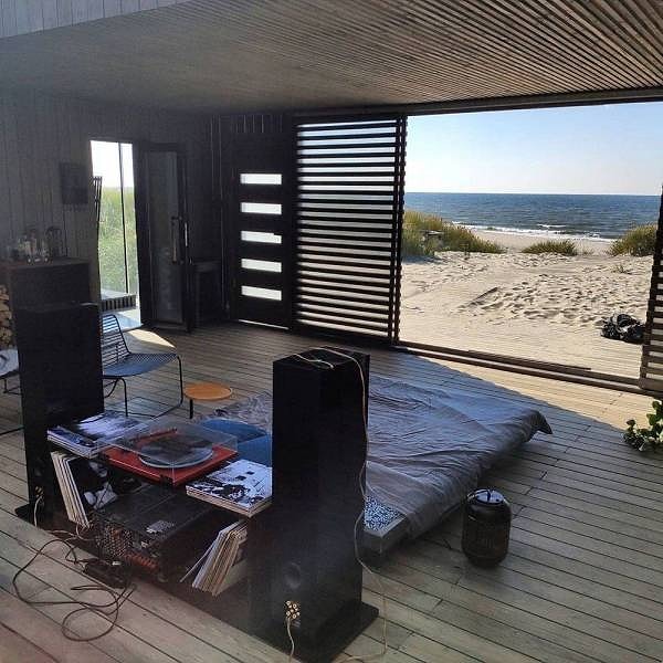 34. Хорошая музыка, мягкая постель и океан - что еще нужно?