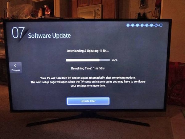 15. "Кто-то выбросил 50-дюймовый телик на помойку".