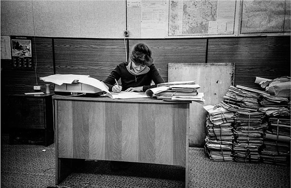 5. Также по правилам этикета женщинам не обязательно было снимать головной убор в помещении.