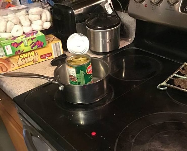 3. "Вы получаете то, о чем просите. Я попросила своего 13-летнего внука положить стручковую фасоль в кастрюлю на ужин. И он это сделал!"