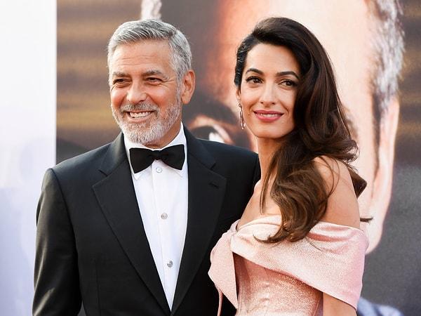 14 yakın arkadaşına 1 milyon dolar verdiği konuşuluyordu fakat Clooney bu konuda bir açıklama yapmamıştı.
