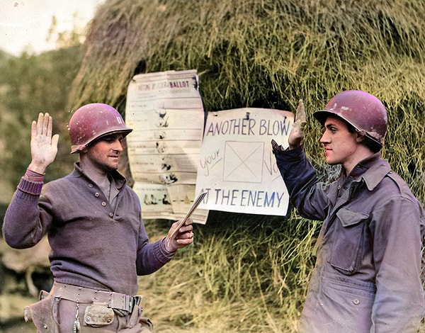 9. Солдаты на фронтах боевых действий не пренебрегают своим правом и властью голосовать.