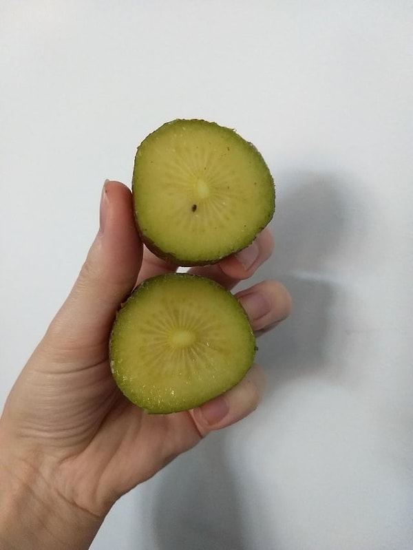 9. «Из киви вышло только одно семечко».