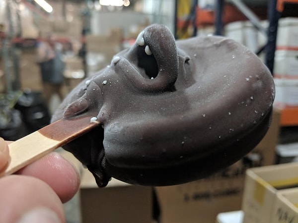 14. «Мороженое, которое будто, кричит от боли» 😱