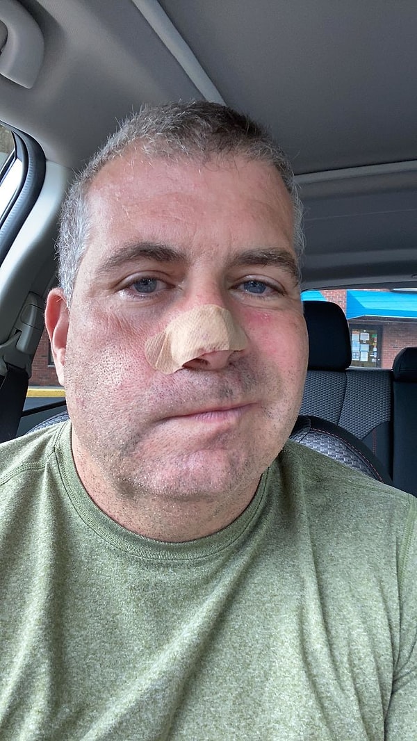 23. "Я хотел отвезти свою кошку к ветеренару. Она была против. Мы нашли компромисс: к врачу отправился я".