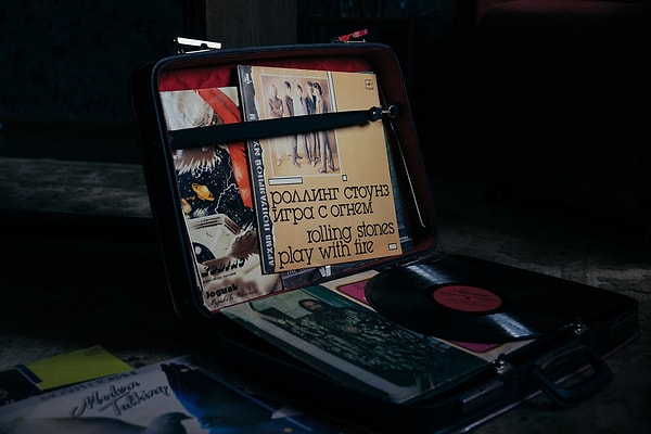 14. Наслаждайтесь нашей коллекцией виниловых пластинок - есть несколько неплохих электро-битов 1986 года.