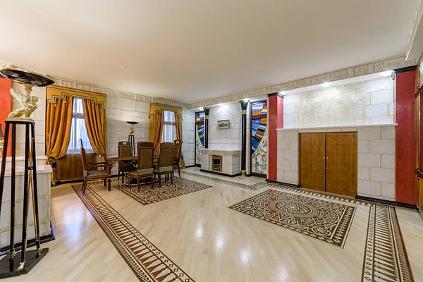 10. Этот изысканный объект недвижимости продается за 128 млн рублей (чуть меньше 1,7 млн долларов).