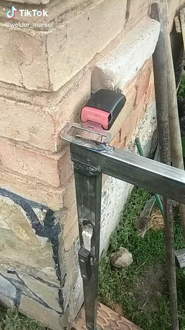 5. Починил проблему с воротами...