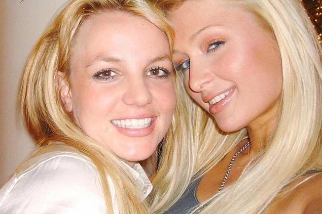 Paris Hilton Ilk Selfie Yi 14 Yil Once Britney Spears La Birlikte Icat Ettik Onedio Com