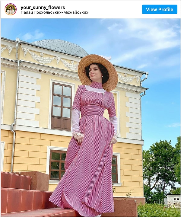 7. Это позволило девушке не только познакомиться с историей моды из первых рук, но и научиться самой шить всевозможные предметы одежды.