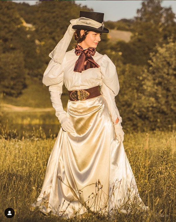 13. Последние два года Мила Поворознюк одевается почти исключительно в винтажные наряды XIX века и называет себя «винтажной леди».