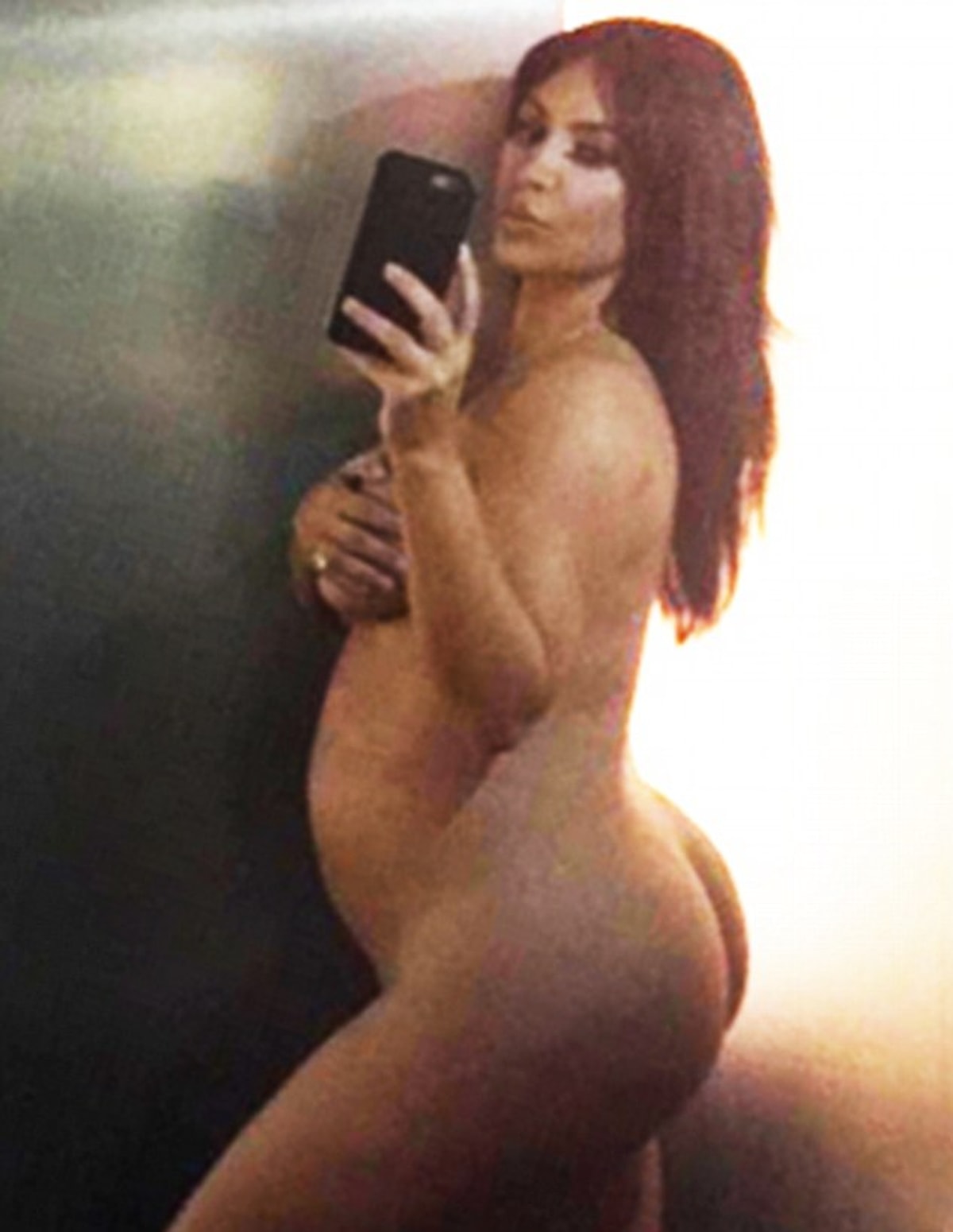 Обнаженная Kim Kardashian