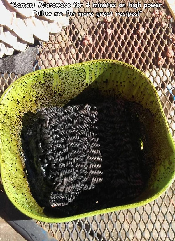 11. "Рамен: приготовьте меня за 4 минуты в микроволновке!" Спасибо за отличный рецепт.