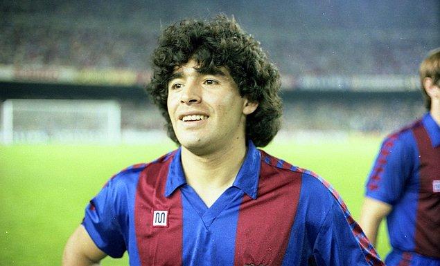 İlk yurt dışı macerası ise Katalunya'ya oluyor. 1982'de 5 milyon Euro'luk bonservis bedeliyle geldiği Barcelona'da 53 gol atıyor.