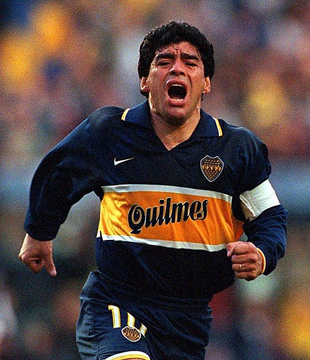 Formasını giydiği takımlarda tüm kulvarlarda 588 maça çıkan Maradona, 312 gol kaydetti.