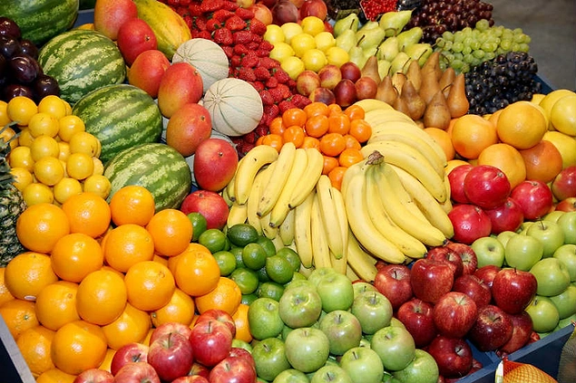 Meyve sebzeyi kilolarca almak.
