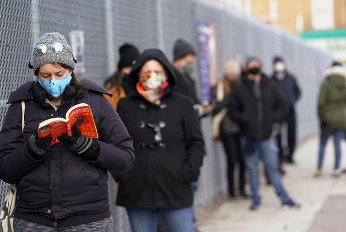 Sınıfsal Fark Her Yerde: ABD'de Zenginler Koronavirüs Testi Kuyruğunda Kendileri İçin Bekleyecek İnsanlar Tutuyor