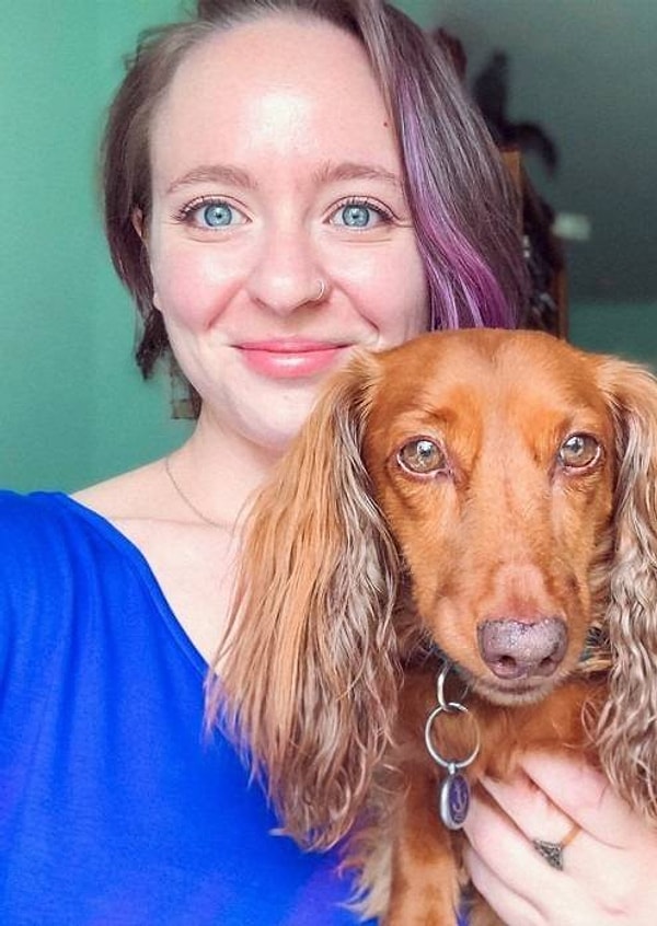 2. Так девушка выглядела до того, как начала работать в больнице.