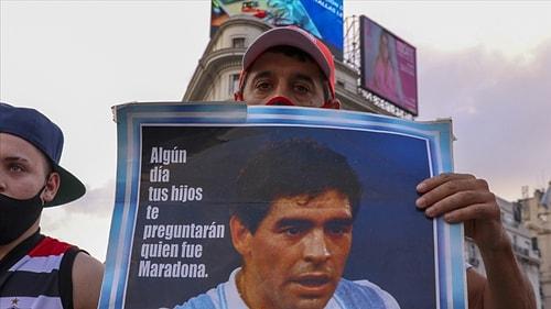 Kaçak Olarak Çalıştıkları İtalya'da Yolları Maradona ile Kesişen İki Türk Kafadarın Filmlere Konu Olacak Maceraları