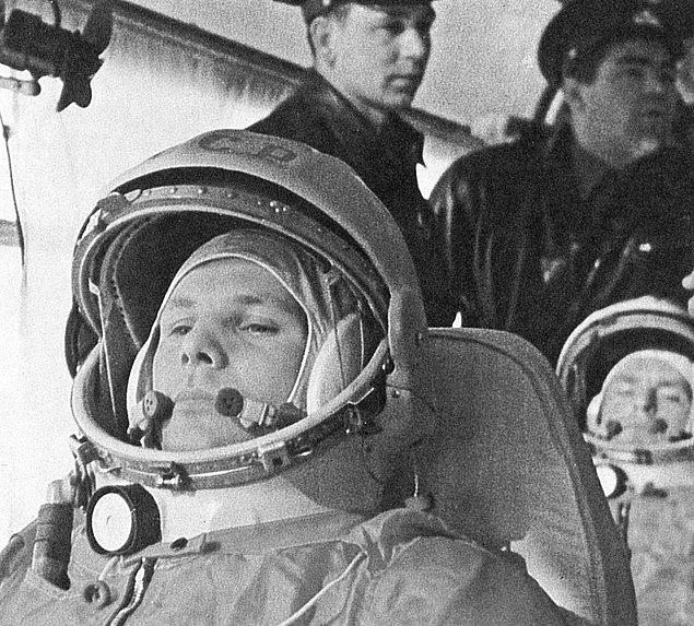 Yuri Gagarin, Sovyet Rusya'nın uzaya göndermeyi başardığı ilk insan olmuştu.
