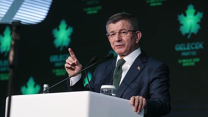 Ahmet Davutoğlu Koronavirüse Yakalandı