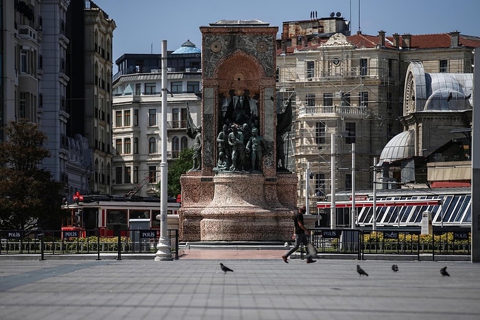 İçişleri'nden Genelge: Geniş Katılımlı Etkinlikler 3 Ay Daha Ertelendi