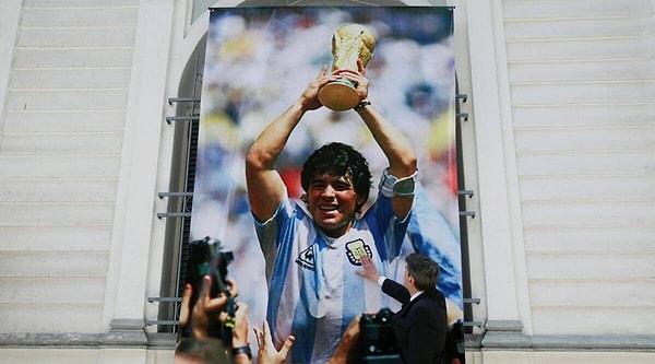 Arjantin medyasında "Maradona fakir öldü" manşeti