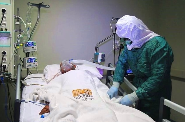 Siz bir akşam misafir ağırlarken ya da güzel bir yemekteyken, belki de en sevdiğiniz dizi oynarken, koşa koşa hastaneye gittiniz mi tanımadığınız biri için? Ben gittim.