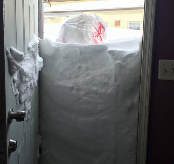 7. "Как мы в Бостоне выбрасываем мусор зимой".