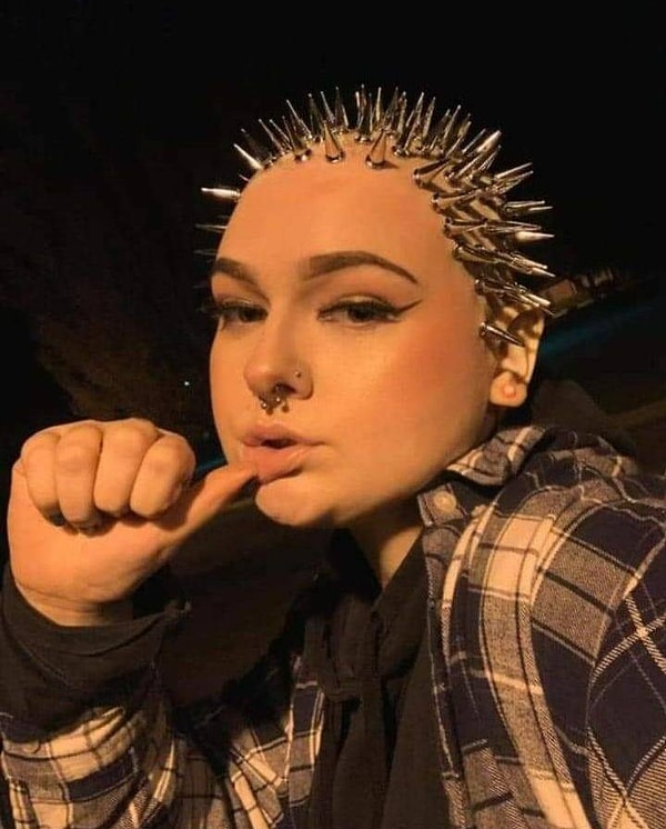 1. Стильно, модно. молодежно. Только вот как спать?