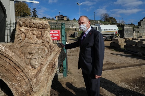 Düzce’deki Kazı Çalışmalarında Medusa Heykeli Bulundu