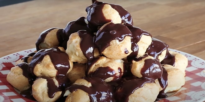 Profiterol Tarifi: Yapması Ne Kadar Uzun Sürüyorsa Yemesi de Bir O Kadar Kısa Süren Profiterol Nasıl Yapılır?