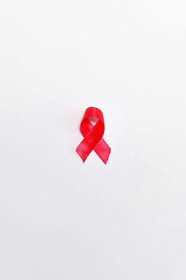 Unutmayın, HIV+ ve AIDS utanılacak bir şey değildir. Zamanında teşhis ve korunma ile önüne geçilebilir.