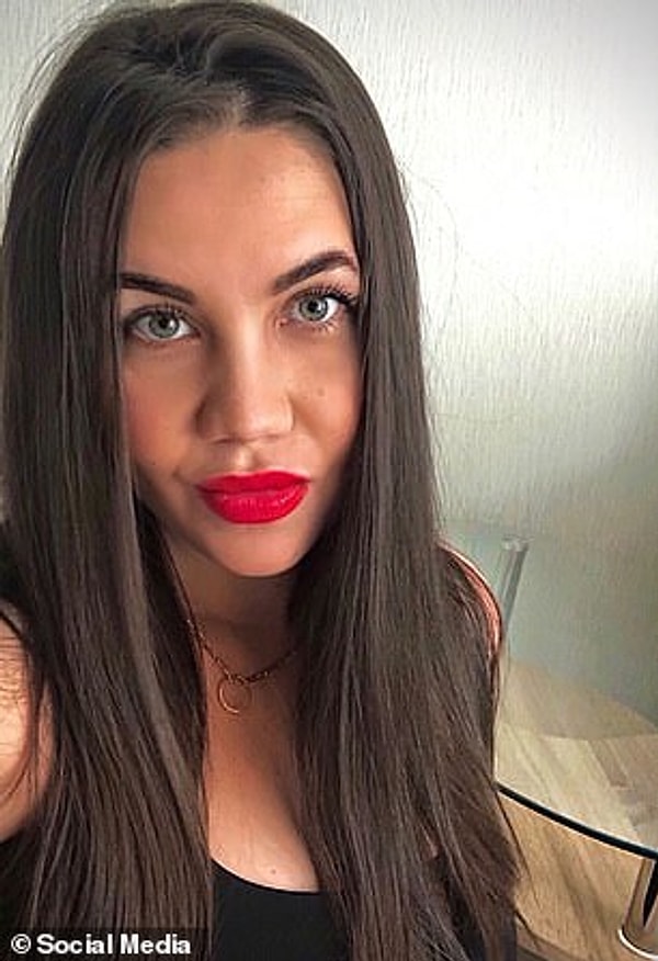 36-летняя Светлана Сорочинская, как полагают, заразилась коронавирусом, когда навещала своего 64-летнего отца Кирея Пинчина в больнице, где ему сделали операцию на сердце.